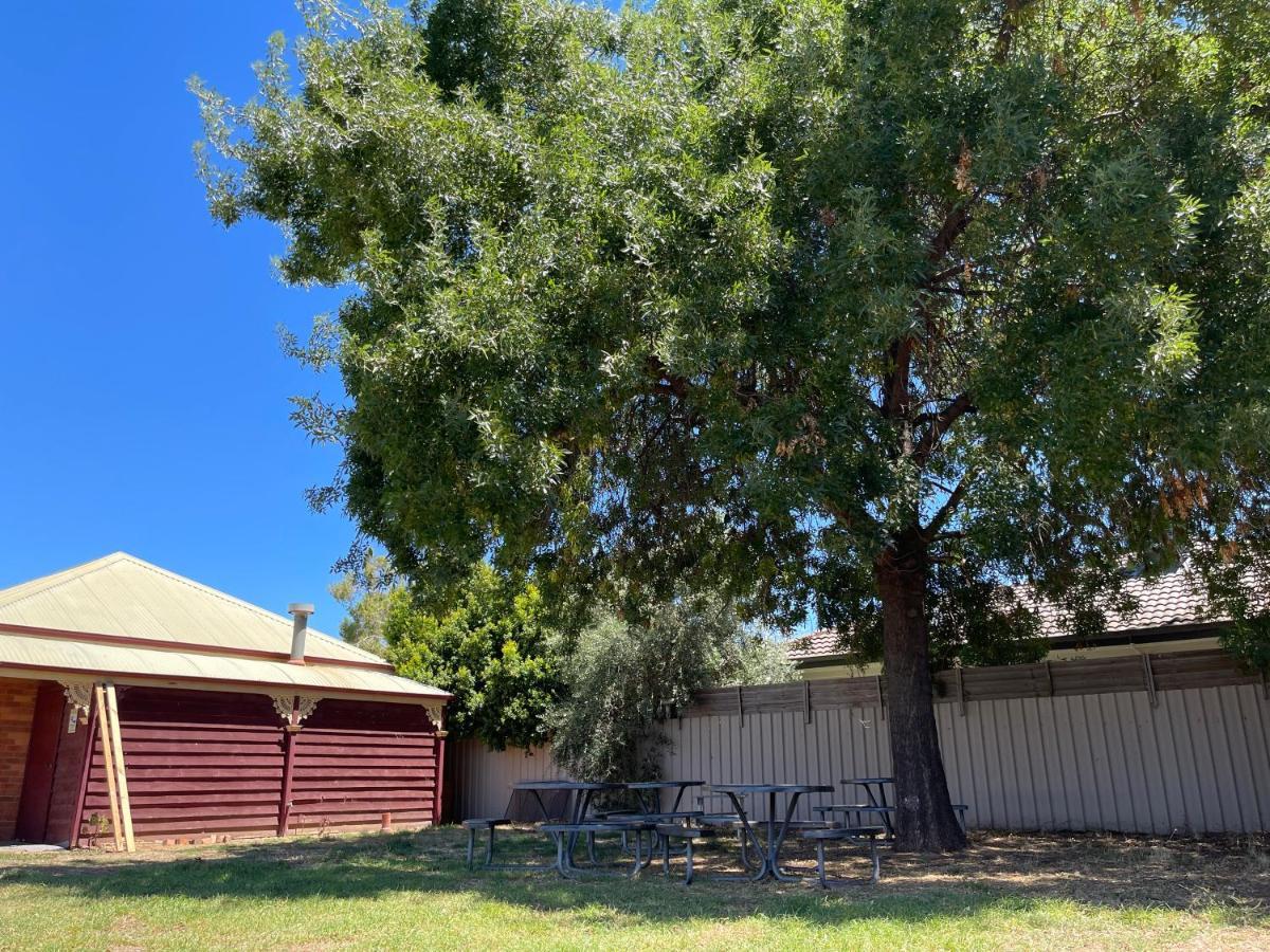 Philadelphia Motor Inn Echuca Bagian luar foto