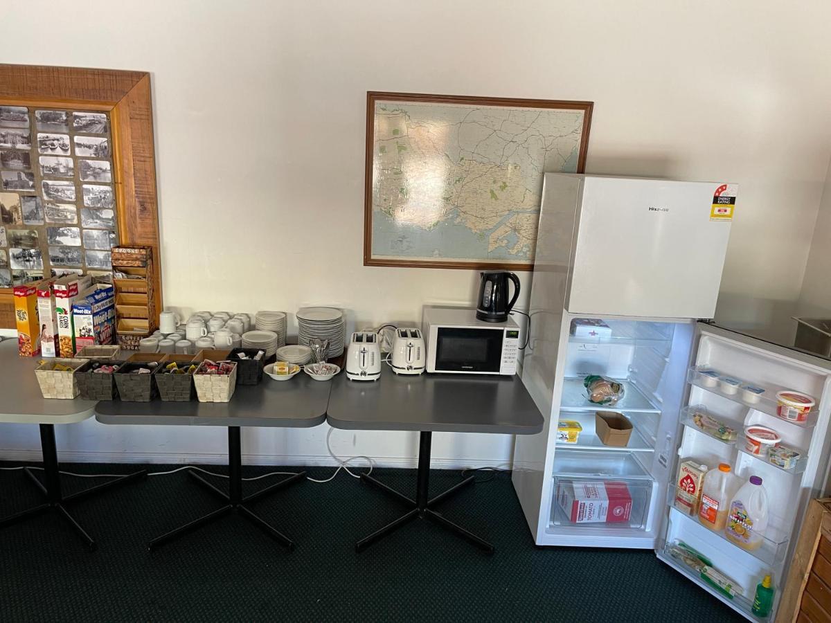 Philadelphia Motor Inn Echuca Bagian luar foto