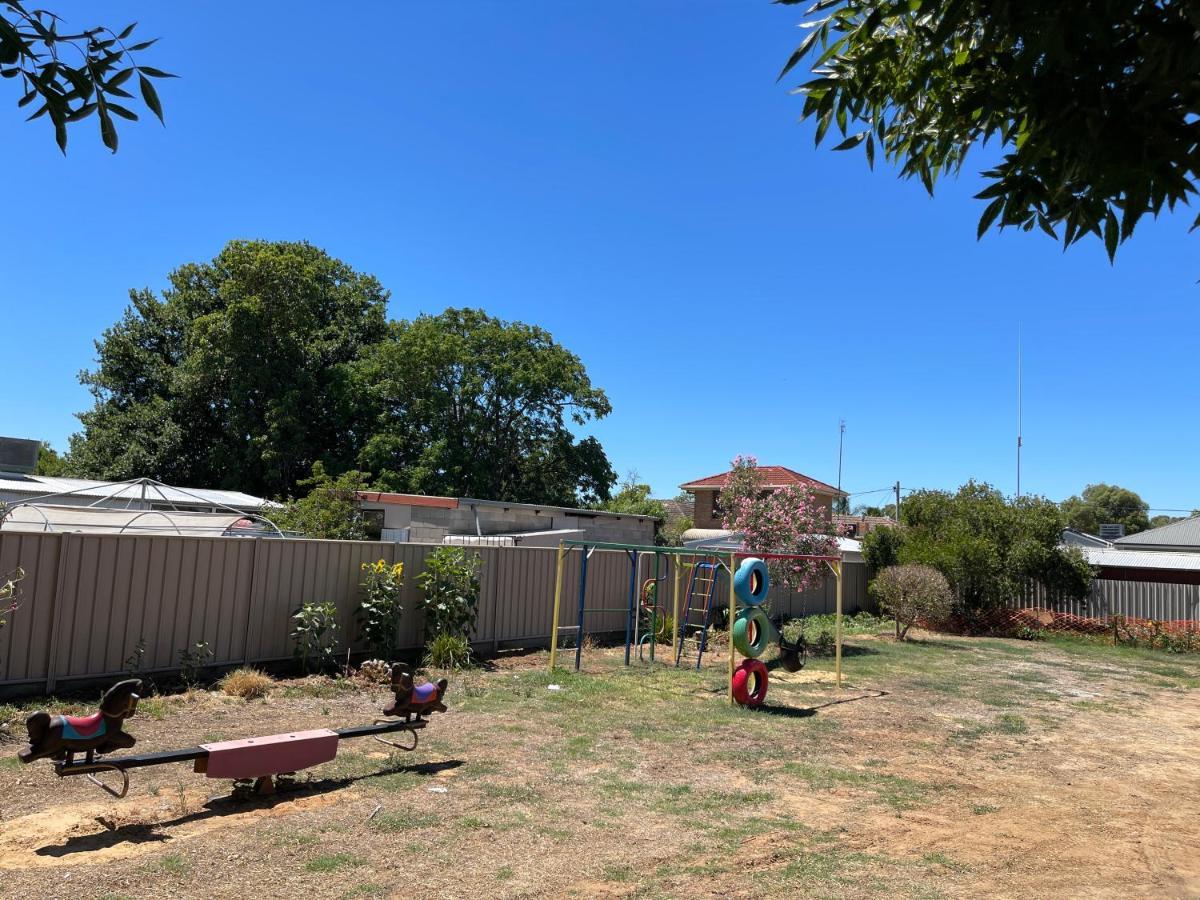 Philadelphia Motor Inn Echuca Bagian luar foto