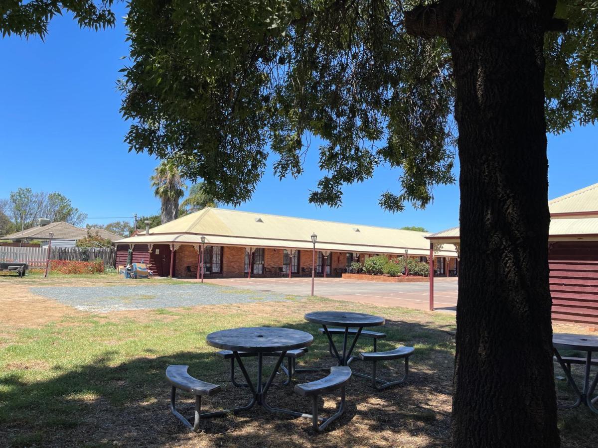 Philadelphia Motor Inn Echuca Bagian luar foto