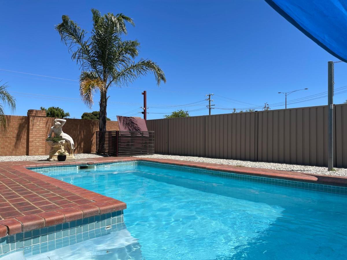 Philadelphia Motor Inn Echuca Bagian luar foto